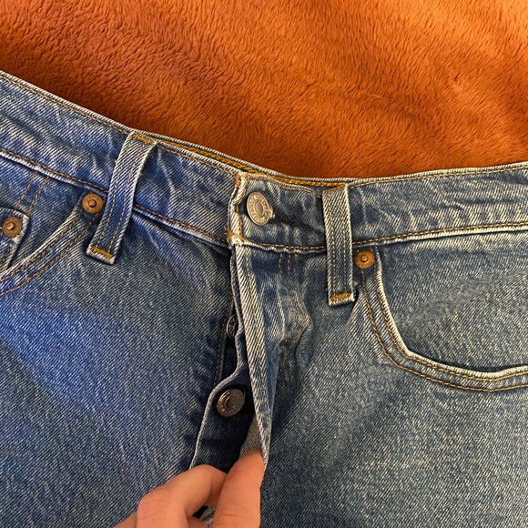 Levi’s - Picture 3 of 4
